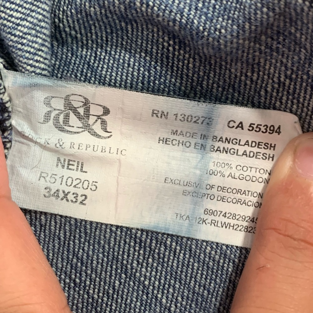 Rock & Republic Distressed Neil Jeans - Picture 6 of 6